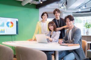 笑顔の会社員